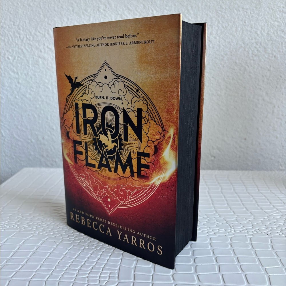 Iron flame by Rebecca Yarros